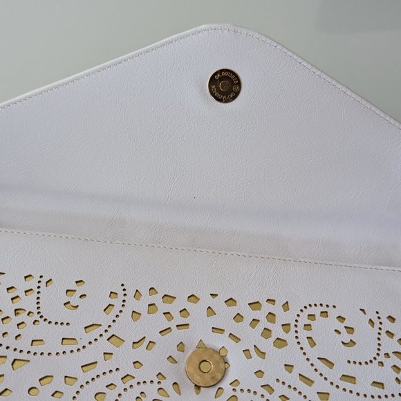 NWT White and Gold Pochette - Picture 7 of 8